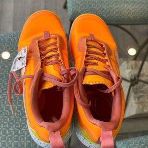 Women’s Addidas Avacourt Shoe